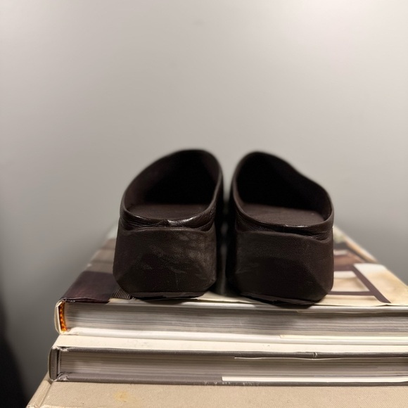 Easy Spirit Women’s Size 8 Brown Leather Slip-On Shoes - Picture 9 of 15